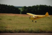 Учебно-тренировочная модель-полукопия Piper J-3 Cub RTF-фото 4