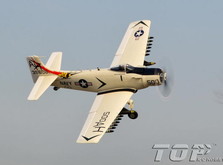 Самолет TOP RC A1 Sky Raider warbird копия электро бесколлекторный 800мм белый с пилотом PNP-фото 7