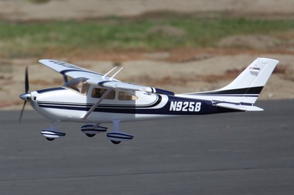 Радиоуправляемая модель самолета Cessna 182 1400 мм 2.4GHz (RTF Version)