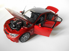 Модель автомобиля BMW M3 масштаб 1:18-фото 1
