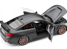 Модель автомобиля BMW M4 GTS в масштабе 1:18-фото 1